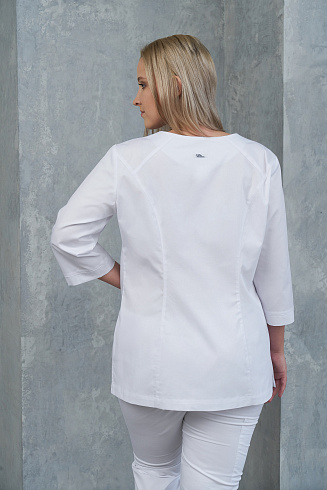 Медициская куртка женская белого цвета Вне времени AN004Б