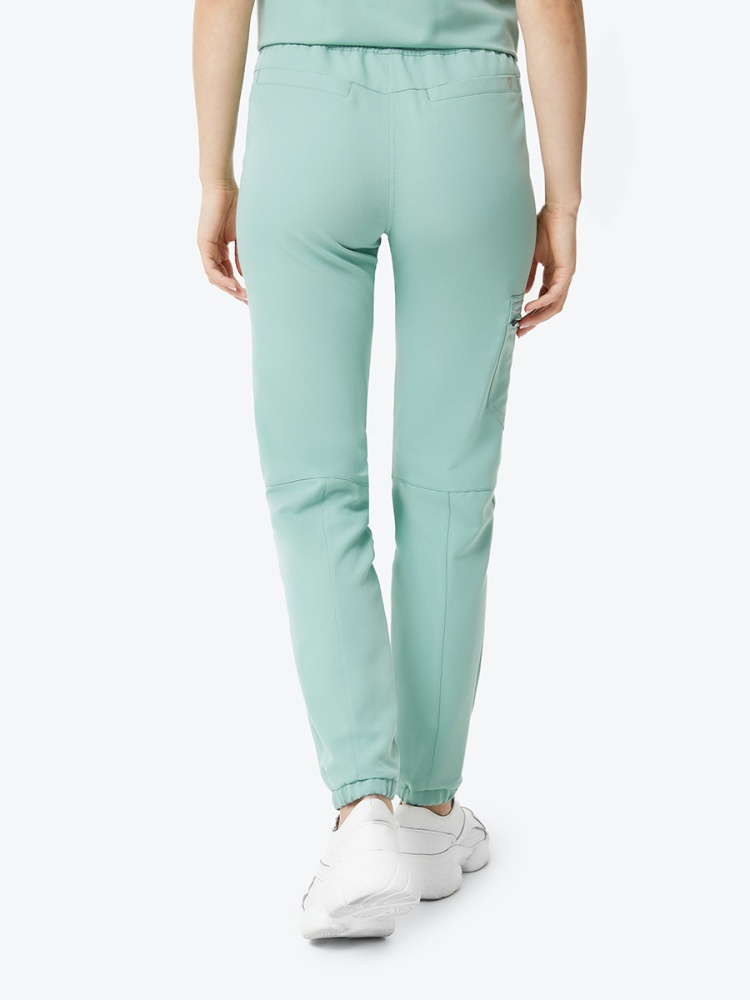 Медицинские брюки джоггеры женские зеленого  цвета WEARPLUS Ellis